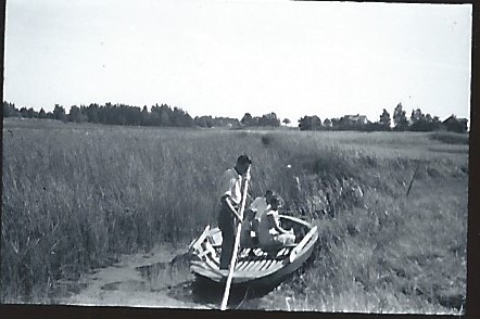 Ture i sin eka på ån